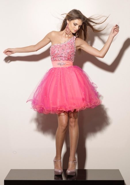 Vestidos cortos color rosa para quinceañeras | AquiModa.com